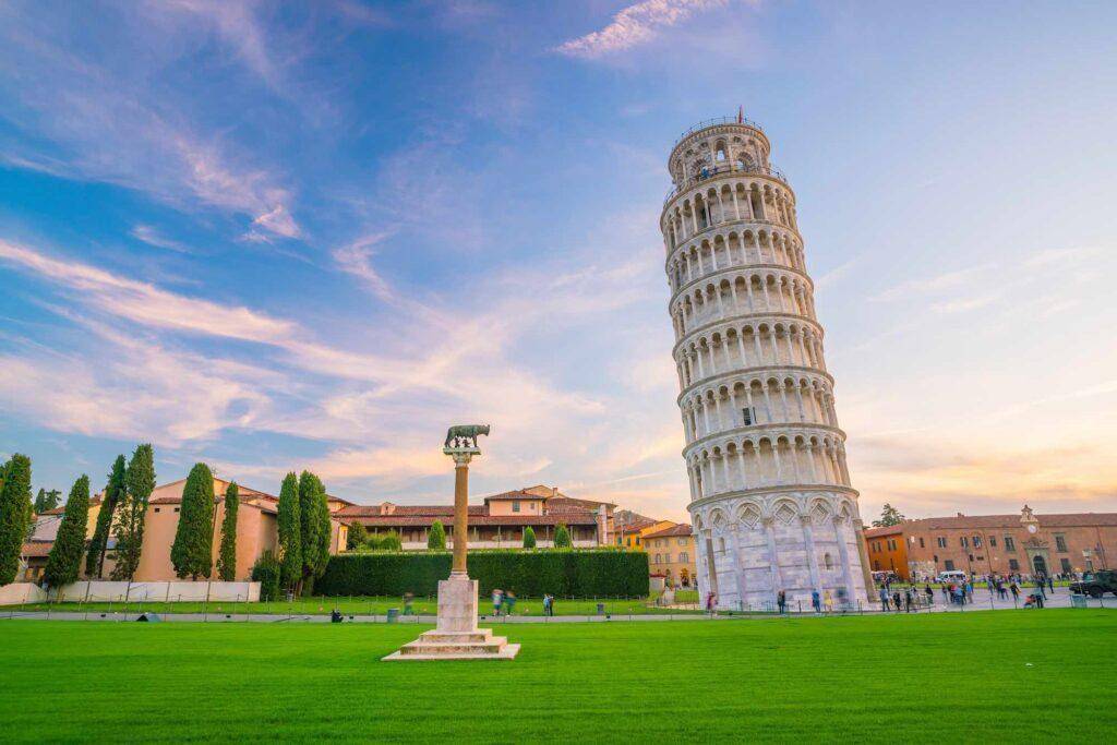 Sailing from Livorno port to the artistic embrace of Florence and the iconic leaning beauty of Pisa. A private tour through Renaissance wonders and architectural marvels, creating memories as timeless as the Tuscan landscape.