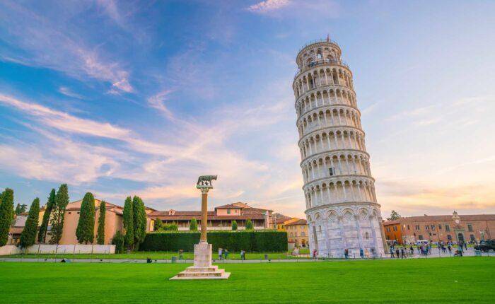 Sailing from Livorno port to the artistic embrace of Florence and the iconic leaning beauty of Pisa. A private tour through Renaissance wonders and architectural marvels, creating memories as timeless as the Tuscan landscape.